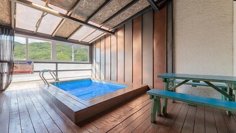 Gyeongju Edis Poolvilla