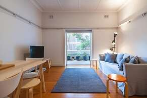 Spacious Art Deco apt. in Darlinghurst