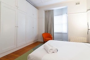Spacious Art Deco apt. in Darlinghurst