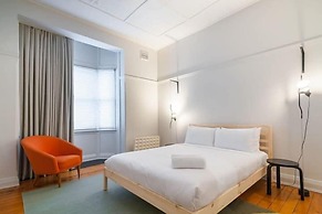Spacious Art Deco apt. in Darlinghurst