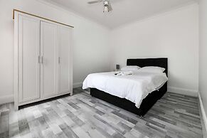 4br-10guests-parking-garden