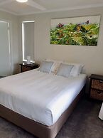 Coral Sea Apartments