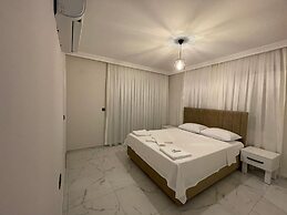 Inviting 4-bed Villa Lina With lux Pool