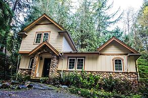 Snowline Cabin #34 - Great English Tudor-style Home With hot Tub! Now 