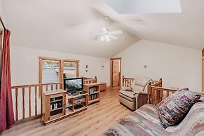 Snowline Cabin #34 - Great English Tudor-style Home With hot Tub! Now 