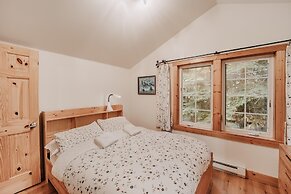 Snowline Cabin #34 - Great English Tudor-style Home With hot Tub! Now 