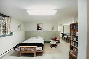 Snowline Cabin #34 - Great English Tudor-style Home With hot Tub! Now 