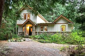 Snowline Cabin #34 - Great English Tudor-style Home With hot Tub! Now 