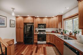 Mt Baker Rim Cabin 77, The Mountain View Delight