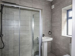 Bryn Min Manton Apartment