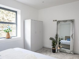 Bryn Min Manton Apartment