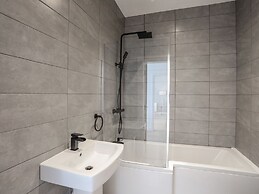 Bryn Min Manton Apartment