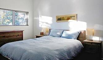 Silver Lake 83 - Spectacular Dream Home Overlooking Silver Lake