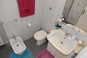 Room-emilio Home Triple Room in our Cozy