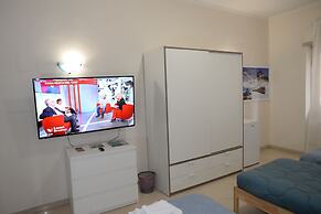 Room-emilio Home Triple Room in our Cozy