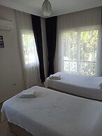 Remarkable 4-bed Villa Tasgin 2 Pools