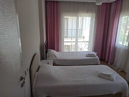 Remarkable 4-bed Villa Tasgin 2 Pools