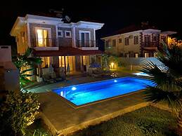 Remarkable 4-bed Villa Tasgin 2 Pools