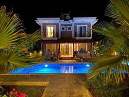 Remarkable 4-bed Villa Tasgin 2 Pools