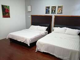 Comfortable Family Room for 4 People in Kuching With Ac - Amida Point 