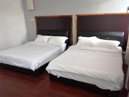 Comfortable Family Room for 4 People in Kuching With Ac - Amida Point 