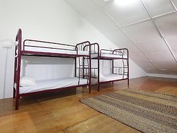 Single Bed in Mixed Dormitory Room With Ac in Kuching