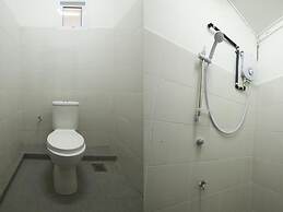 Single Bed in Mixed Dormitory Room With Ac in Kuching