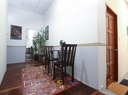 Single Bed in Mixed Dormitory Room With Ac