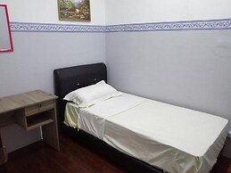 Single Room With Ac, Central Accomodation