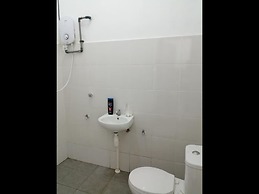 Family Room in Kuching, With Ac and Wifi