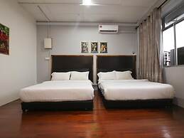 Family Room in Kuching, With Ac and Wifi