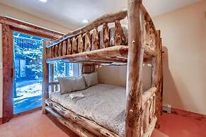 Family Friendly Retreat Short Walk to Lifts & Town