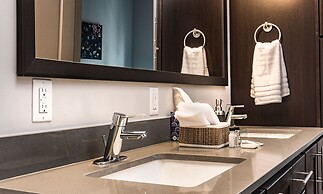 Midtown Fully Furnished Apartments - Great Location 2 Bedroom Apts by 