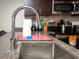 Fully Furnished 2 Bedroom Apartment Near Rittenhouse Apts by RedAwning