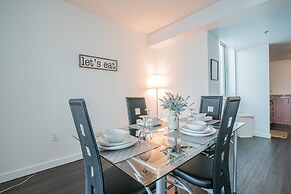 Downtown 2br Apartment Near Convention Center 2 Bedroom Apts by RedAwn