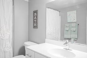 Downtown 2br Apartment Near Convention Center 2 Bedroom Apts by RedAwn