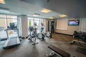 Downtown 2br Apartment Near Convention Center 2 Bedroom Apts by RedAwn