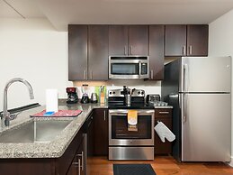 2 Bedroom Furnished Apartment Near Rittenhouse Apts by RedAwning