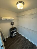 High Rise 2 Bedroom apartment in a Great location 2 Apts by RedAwning