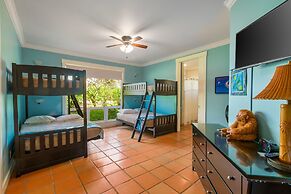 Hale Ohana Nui 5 Bedroom Home by RedAwning