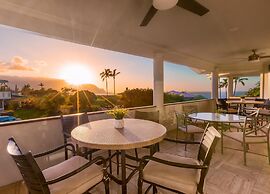 Hale Ohana Nui 5 Bedroom Home by RedAwning