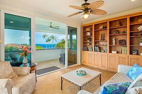 Hale Ohana Nui 5 Bedroom Home by RedAwning