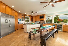 Hale Ohana Nui 5 Bedroom Home by RedAwning