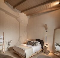 Manili Boutique Suites & Villas