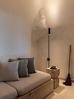 Manili Boutique Suites & Villas