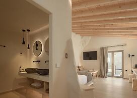 Manili Boutique Suites & Villas