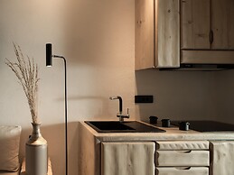 Manili Boutique Suites & Villas