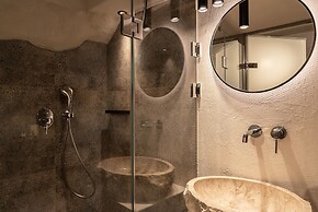 Manili Boutique Suites & Villas