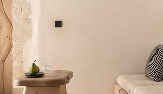 Manili Boutique Suites & Villas