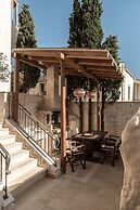 Manili Boutique Suites & Villas